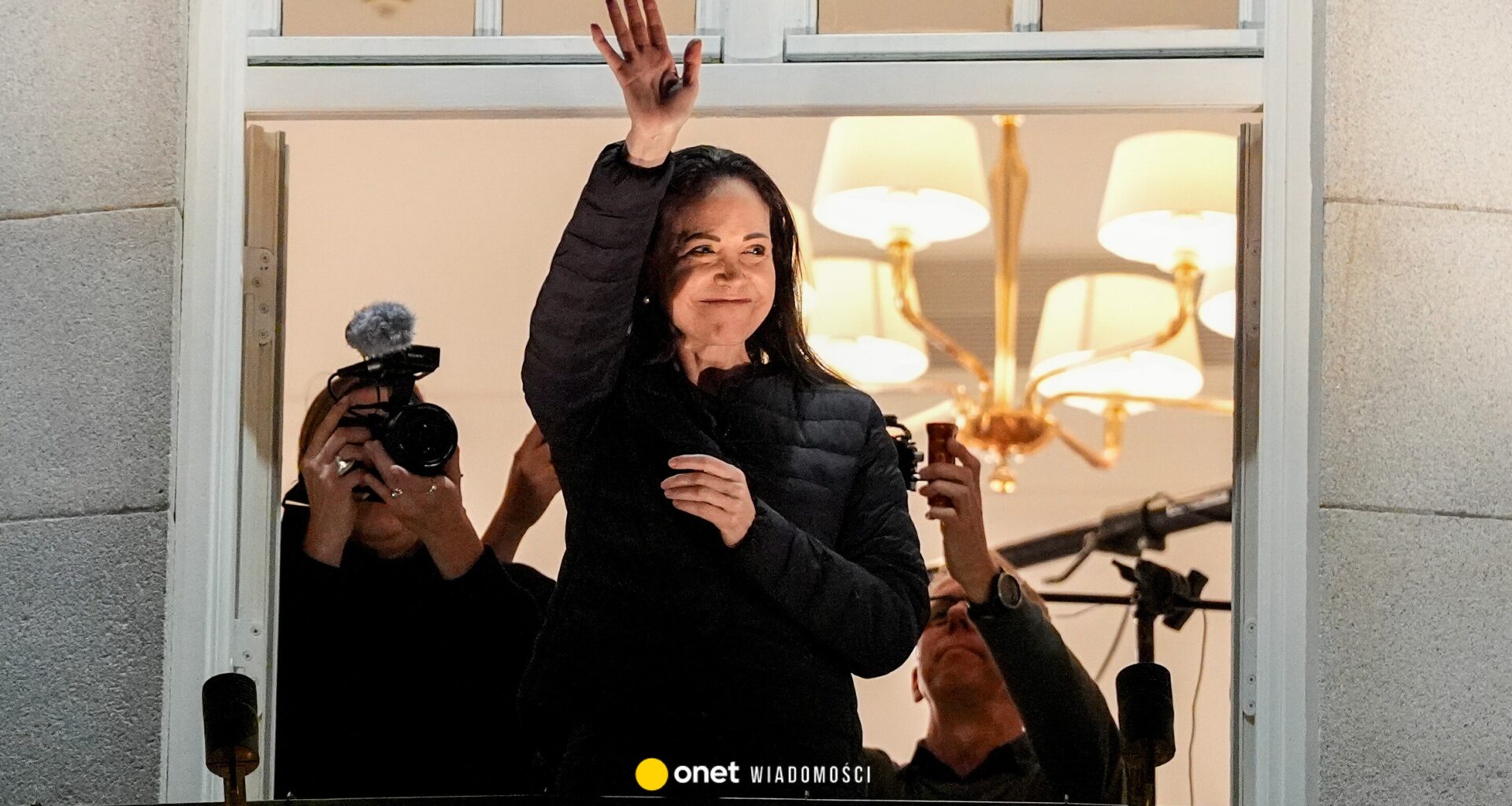 Ryzykowna podróż laureatki Nagrody Nobla. Peruka, przebranie i transport drewnianą łodzią