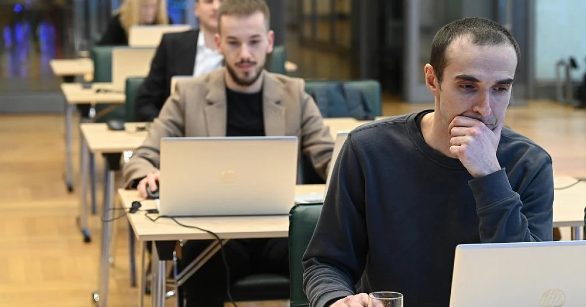 Mateusz Klimek z Mielca trzeci w prestiżowej grze giełdowej - HEJ.MIELEC.PL