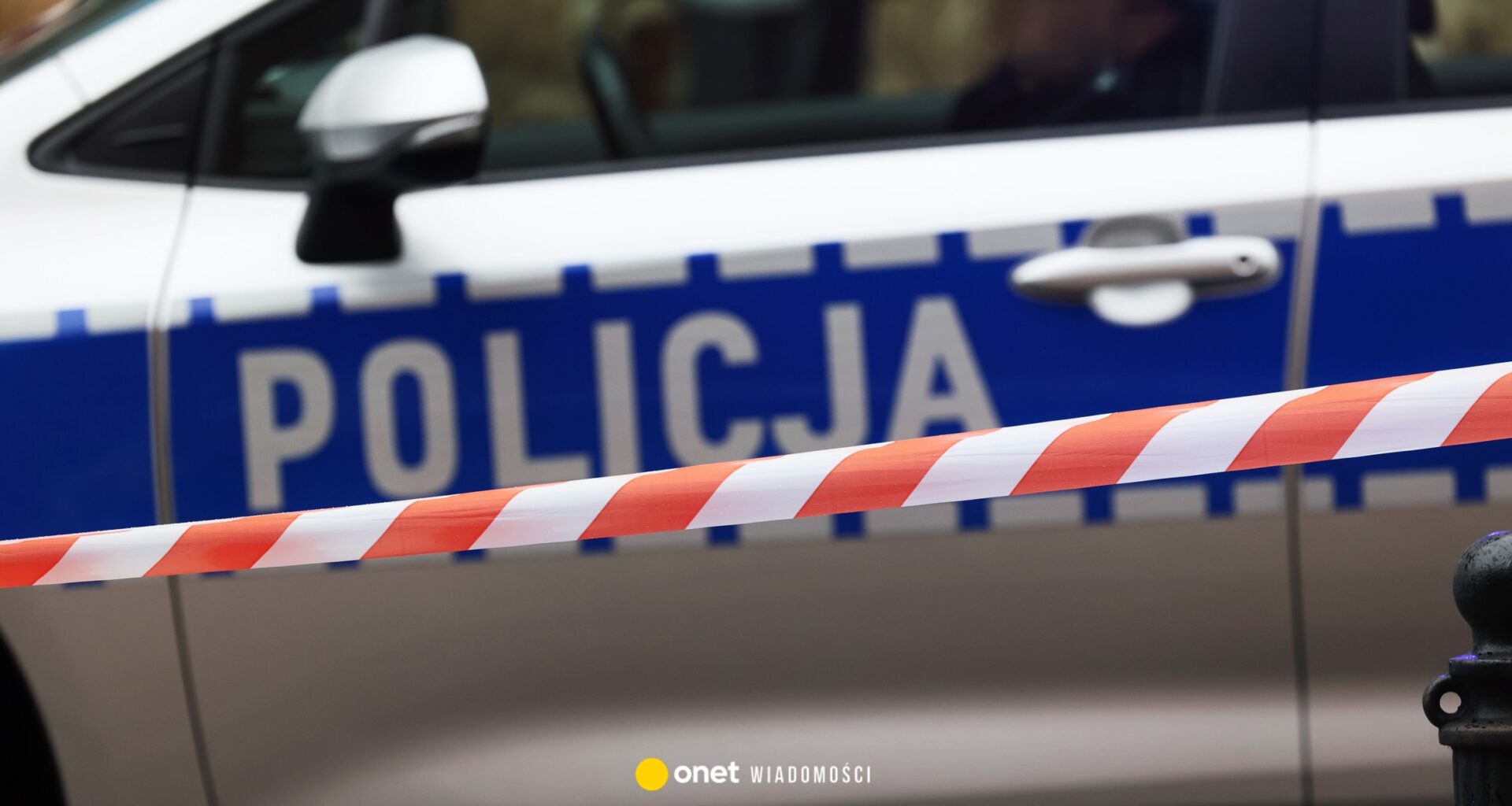 Interwencja policji w Toruniu. 55-latek "przywitał" mundurowych maczetami