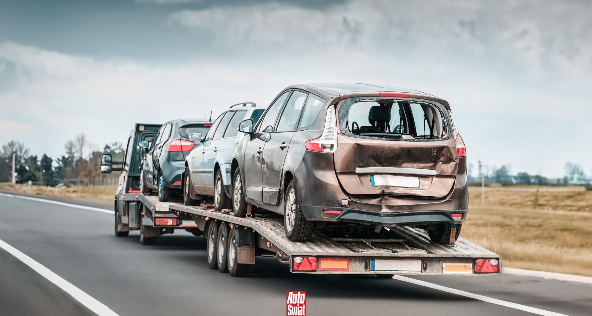 Czarny listopad dla handlarzy samochodów z zagranicy. Rośnie sprzedaż nowych aut w Polsce