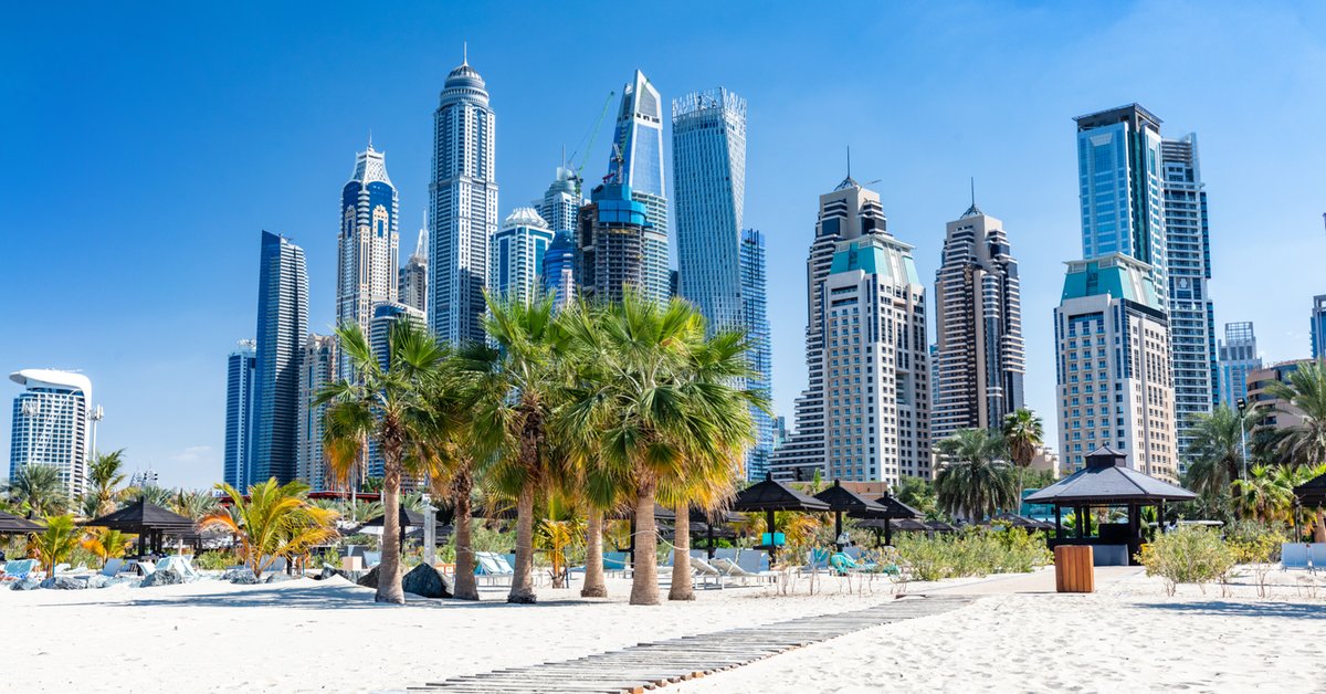 Polacy coraz chętniej decydują się na święta w ciepłych krajach (zdjęcie ilustracyjne)