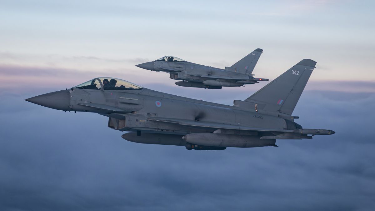 Rosyjskie bombowce leciały w kierunku Wielkiej Brytanii. NATO zmuszone do reakcji - Świat