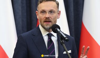 Karol Nawrocki ma nie odbierać telefonu od Donalda Tuska. Prezydencki minister komentuje - Onet Wiadomości