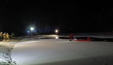 Załamał się lód pod kobietą i dzieckiem. "Trwa reanimacja"