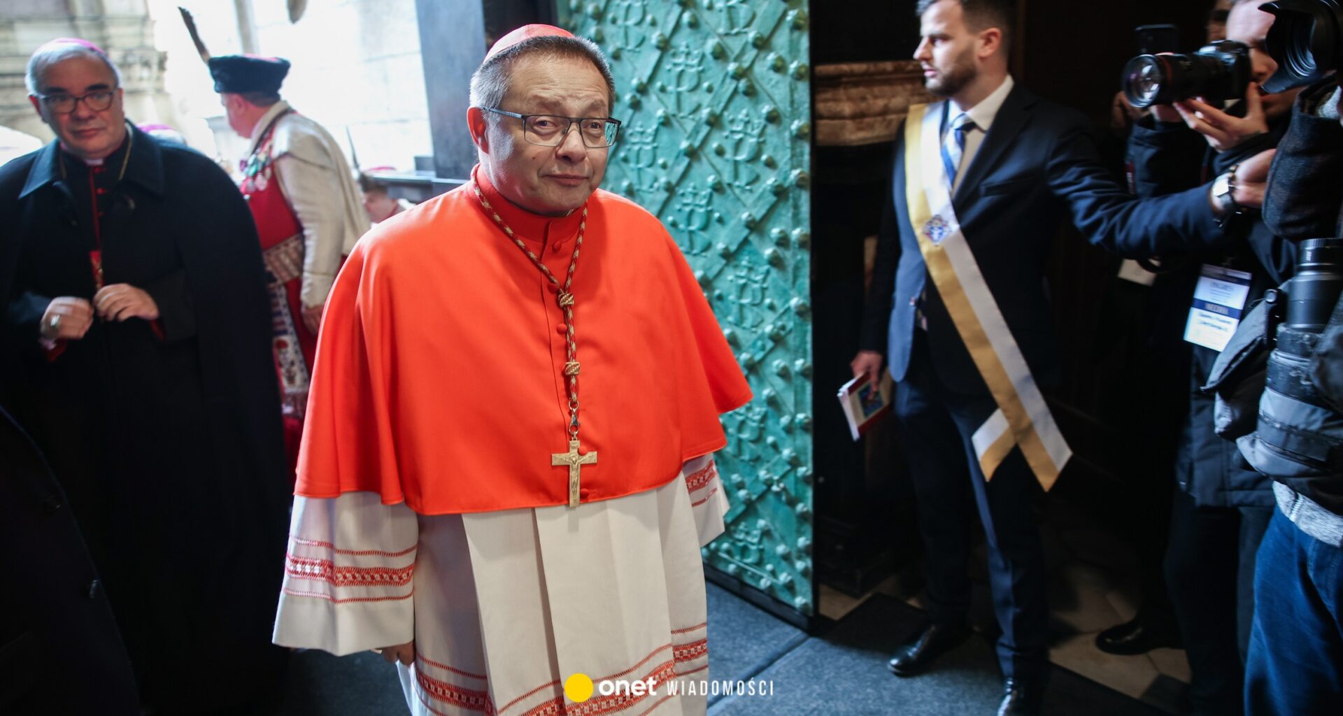 kard. Grzegorz Ryś ma wzrok utkwiony w Chrystusie