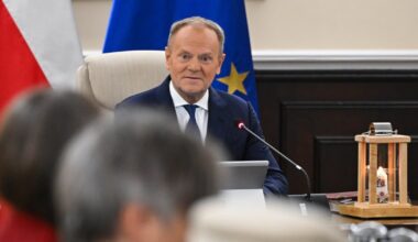Donald Tusk zapomniał wyłączyć mikrofon. "Mało się nie popłakałem" - Onet