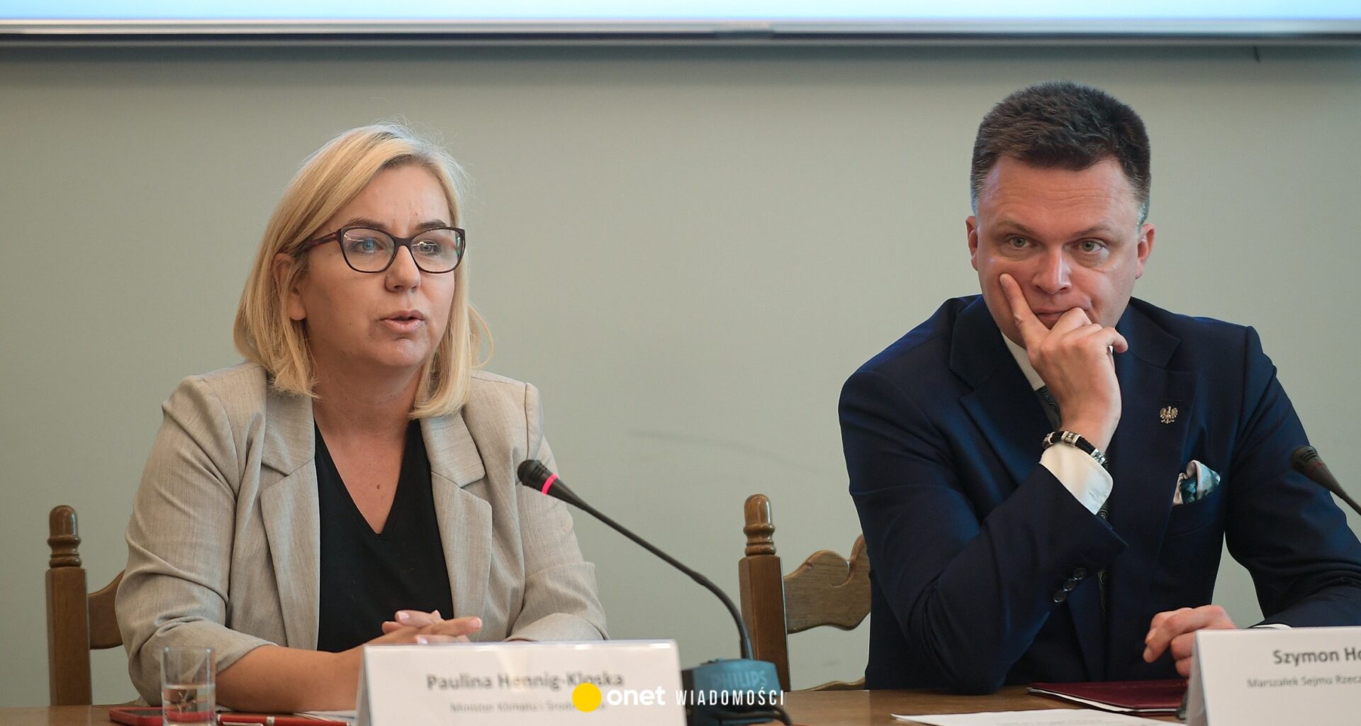 Szymon Hołownia milczy, jedna z kandydatek już chce rezygnować. "Wycofam się" - Onet Wiadomości