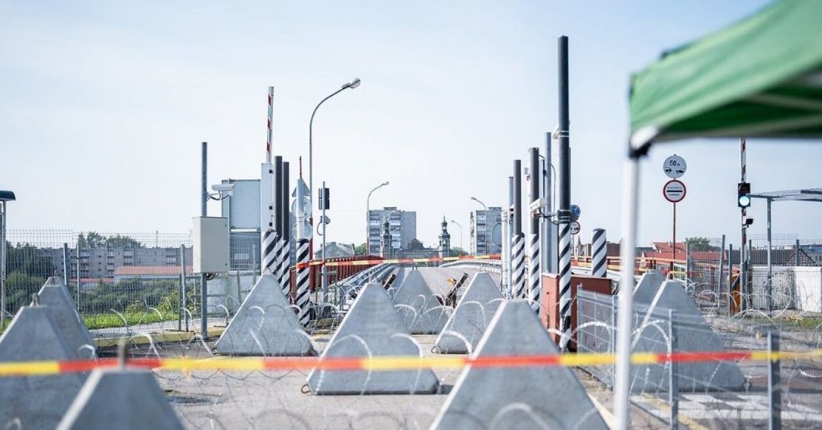 Zdjęcie ilustracyjne. Zapora przeciwpancerna na Moście Królowej Luizy, łączącym rosyjski Sowieck z litewskim Poniemuniem. Wrzesień 2024 r. Zdjęcie: Ministerstwo Obrony Litwy