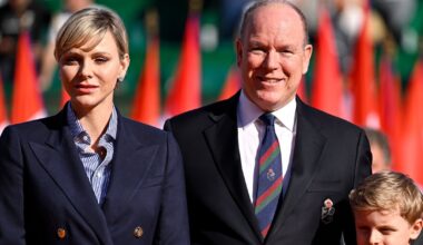 "Najsmutniejsza księżna świata" na zdjęciu z rodziną. Bliźniaki rosną jak na drożdżach