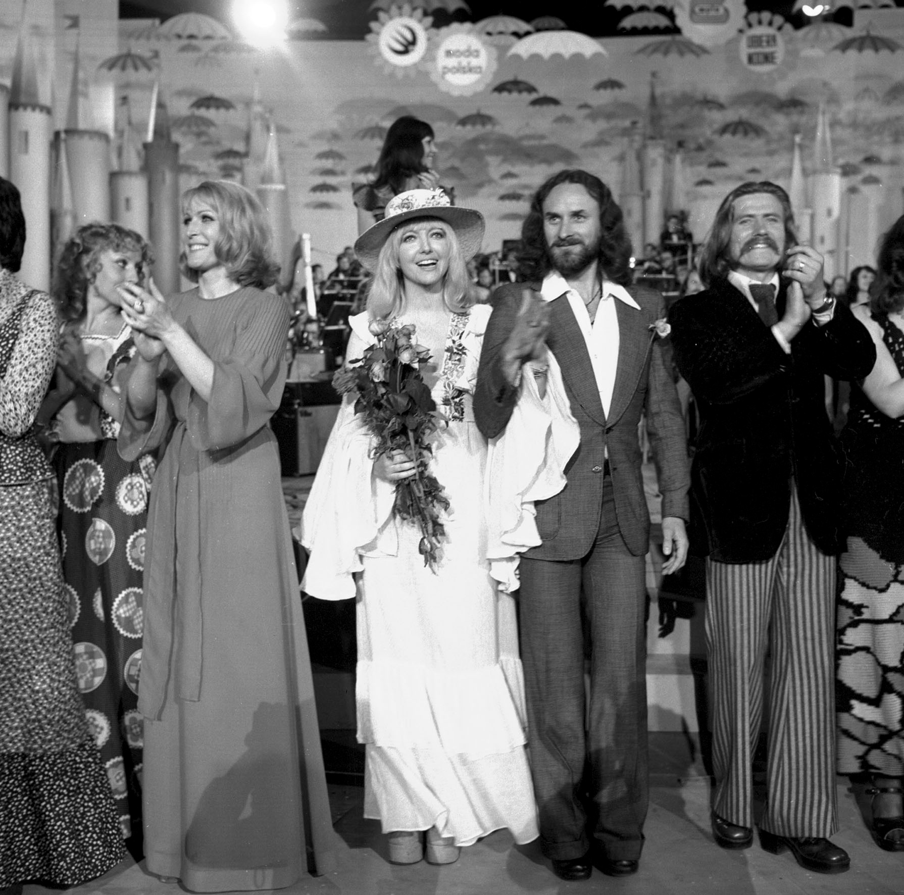 Opole, 1974 r. Na zdjęciu od lewej: Irena Santor, Maryla Rodowicz, Stan Borys, Waldemar Grzech