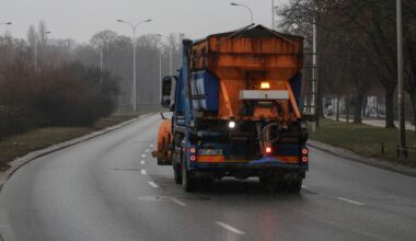 Ostrzeżenia IMGW dla 14 województw. Uwaga na wiatr i gołoledź - Onet