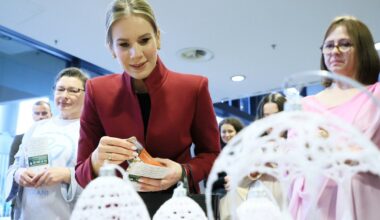 Marta Nawrocka na kiermaszu charytatywnym SHOM