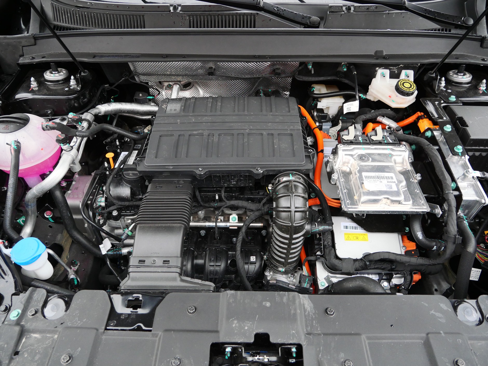 Chery Tiggo 4: dostęp do podzespołów pod maską jest wzorowy.