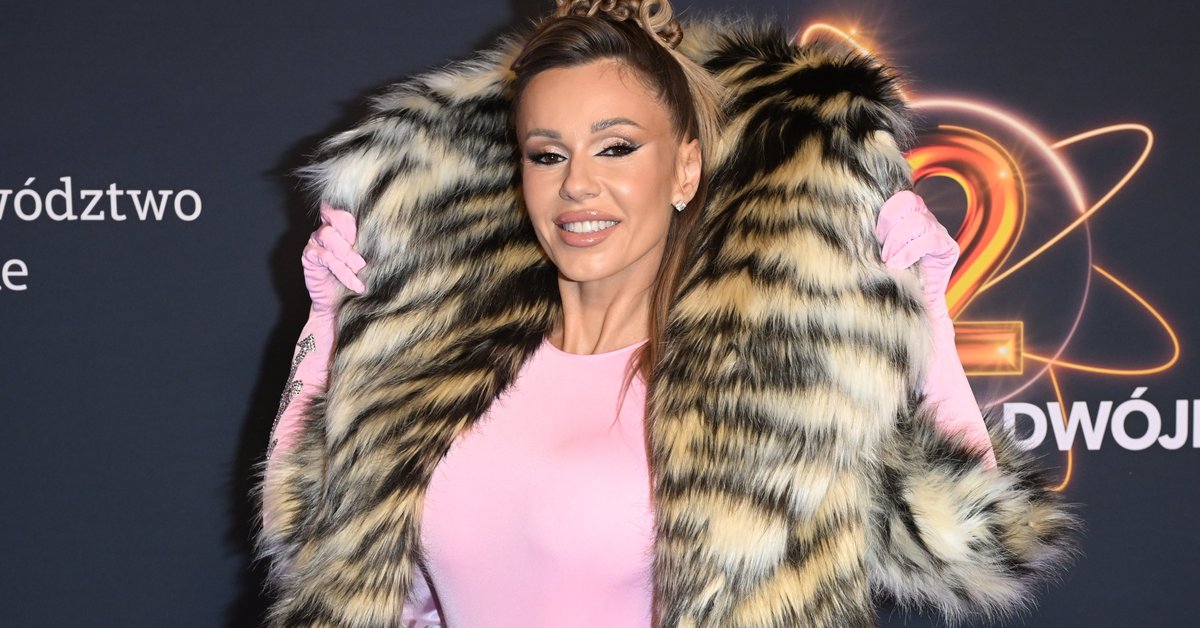 Doda zapozowała z futrem przed "Sylwestrem z Dwójką". Później je zrzuciła
