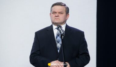 Senator PiS próbował wyrwać mikrofon dziennikarce TVP. Mamy jego komentarz