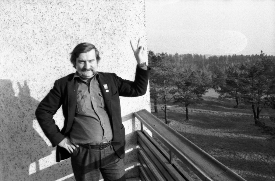 Lech Wałęsa w dniu zwolnienia z internowania (15 listopada 1982 r.)