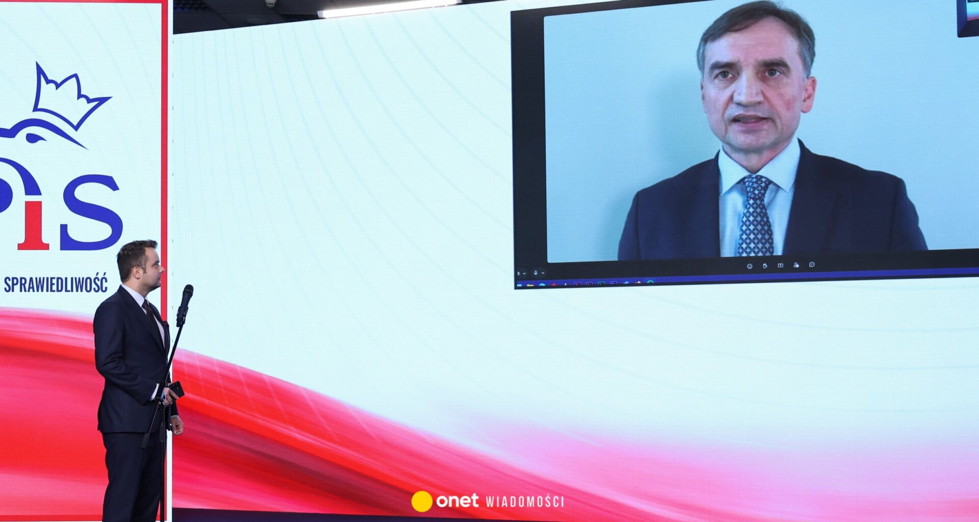 Tak dziennikarz TVN24 rozpoczął program. Chciał zadrwić ze Zbigniewa Ziobry