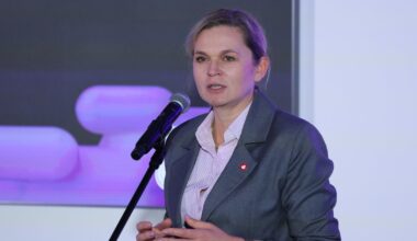 Morderstwo 11-latki w Jeleniej Górze. Barbara Nowacka: nie możemy spać - Onet