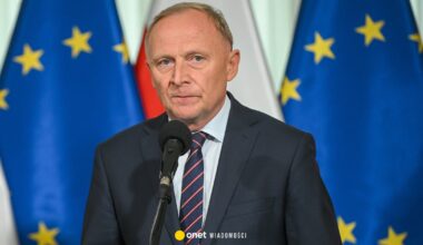 Pobicie kibiców na S8. Wiceminister komentuje. "Żelazna konsekwencja"