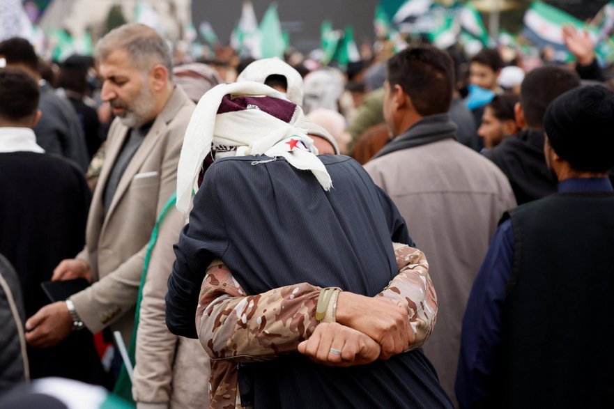 Syryjczycy podczas świętowania pierwszej rocznicy wyzwolenia Syrii spod dyktatury Baszszara al-Asada, Damaszek, Syria, 8 grudnia 2025 r.