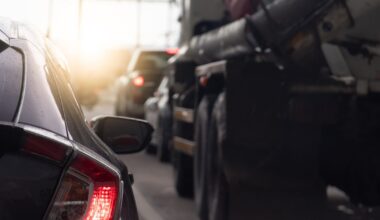 Wielkie zmiany w przepisach dla tych, którzy mają takie samochody. Zacznie się od stycznia 2026 roku. Kierowcy będą się łapać za głowy