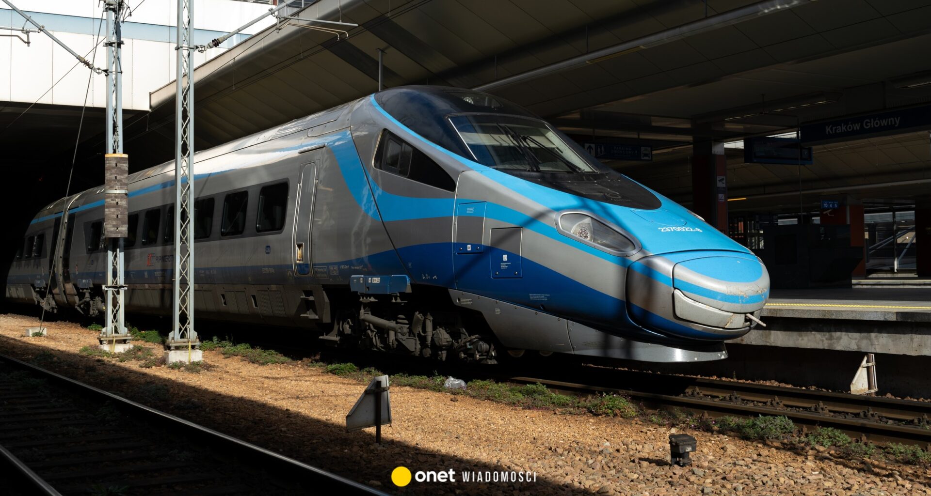 Incydent na kolei w Zabrzu. Pasażer spojrzał na szybę i od razu wezwał służby