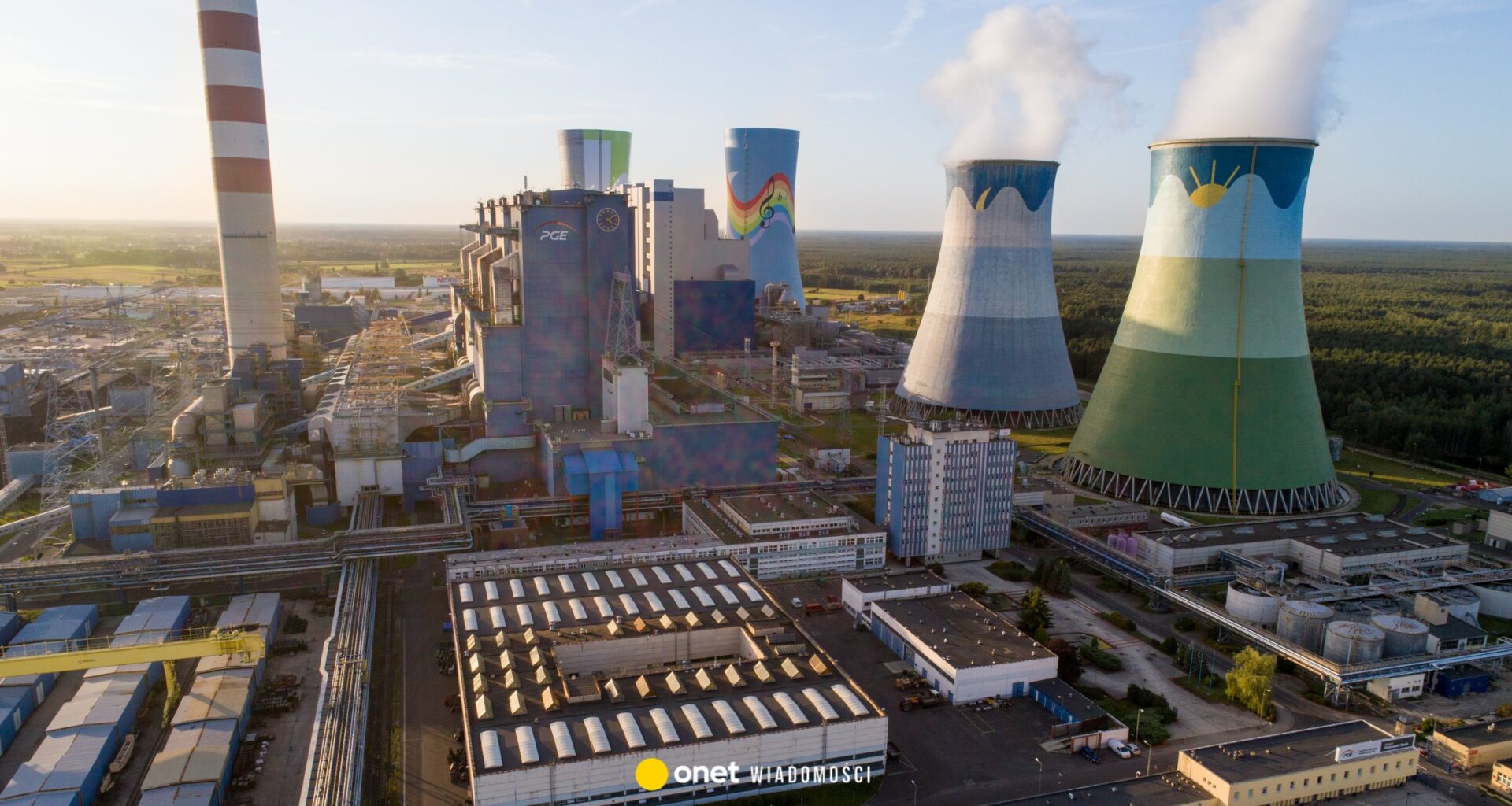 Awaria w elektrowni Opole. Na miejscu zastępy strażaków - Onet Wiadomości