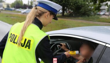 Kontrola trzeźwości na S7. Miał auto pełne małpek, bo "leciał do Norwegii"