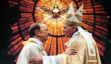 "Gwałcił dzieci i dorosłych". Jan Paweł II nazywał go "wzorem dla młodych"