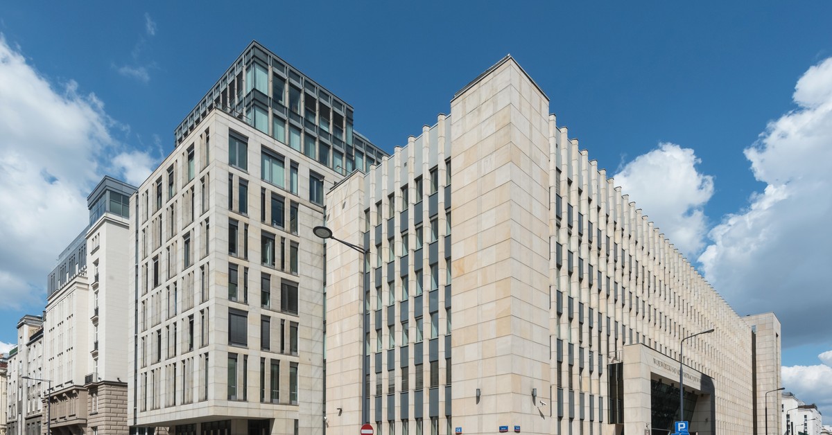 Nielegalna kopalnia kryptowalut w Naczelnym Sądzie Administracyjnym w Warszawie. Sprawcy usłyszeli zarzuty