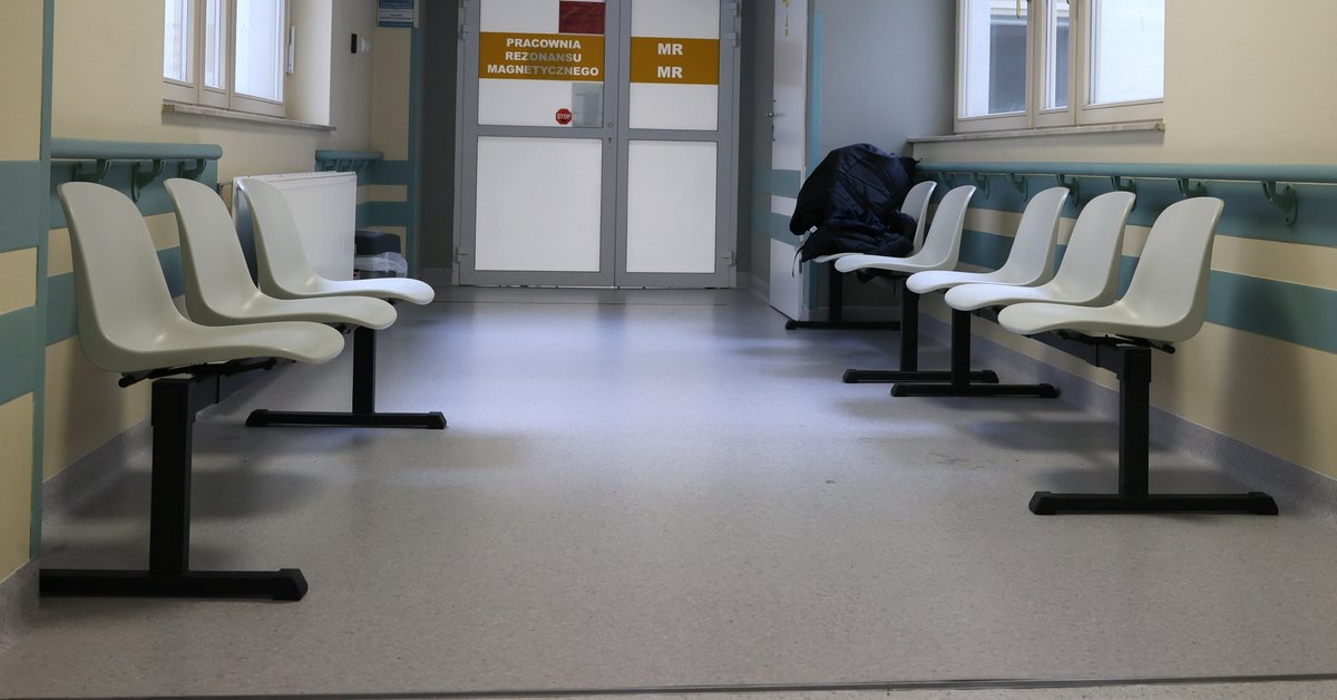 Eksperci przewidują gigantyczną dziurę w NFZ. Zabraknąć ma setek miliardów