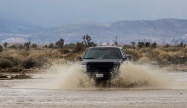 Pogodowy armagedon w USA. Kalifornia mierzy się z rzeką atmosferyczną [ZDJĘCIA]