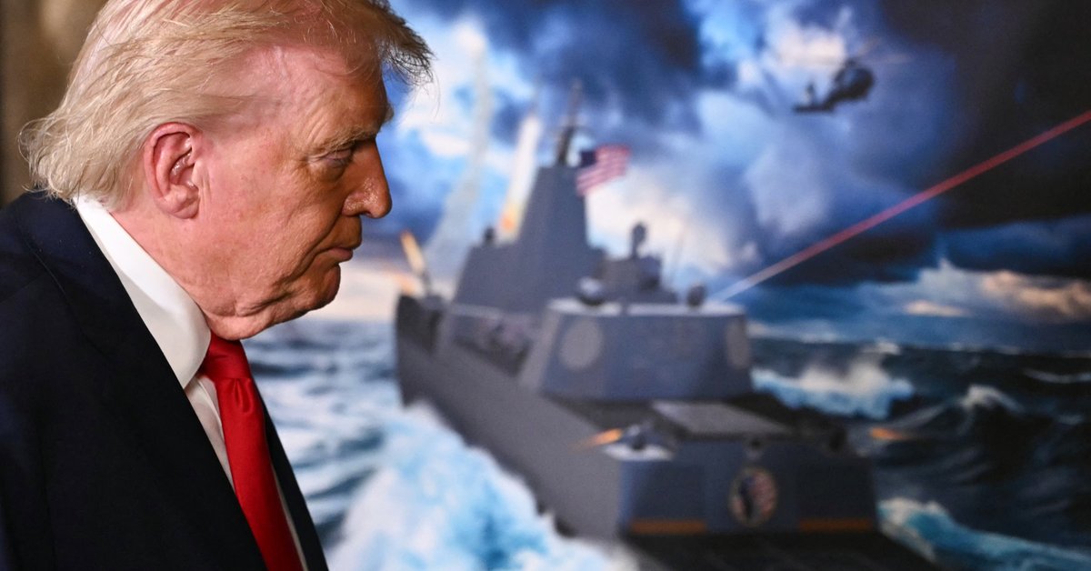 Prezydent USA Donald Trump po ogłoszeniu nowej inicjatywy Marynarki Wojennej Stanów Zjednoczonych „Złota Flota” i zaprezentowaniu nowej klasy okrętów wojennych, Mar-a-Lago w Palm Beach na Florydzie, 22 grudnia 2025 r.