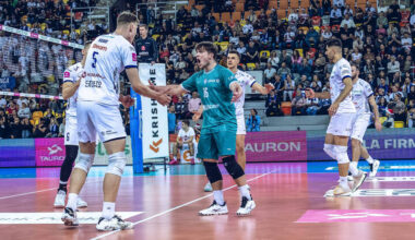 Steam Hemarpol Politechnika Częstochowa z De Cecco w kwadracie i pierwszym kompletem punktów