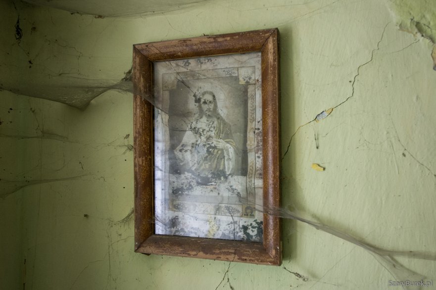 W starym opuszczonym domu