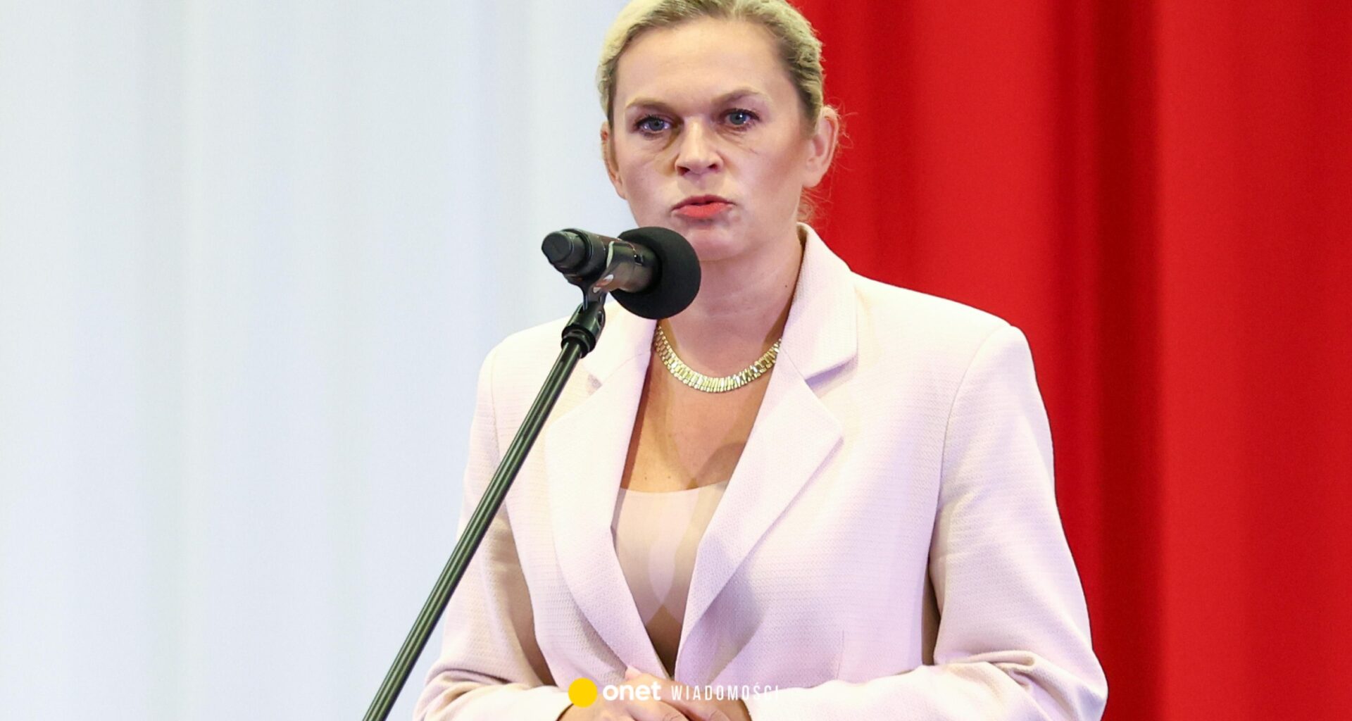 Barbara Nowacka uderza w decyzję prezydenta. "Chcą, by młodzież tylko biła brawo"