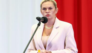 Barbara Nowacka uderza w decyzję prezydenta. "Chcą, by młodzież tylko biła brawo"