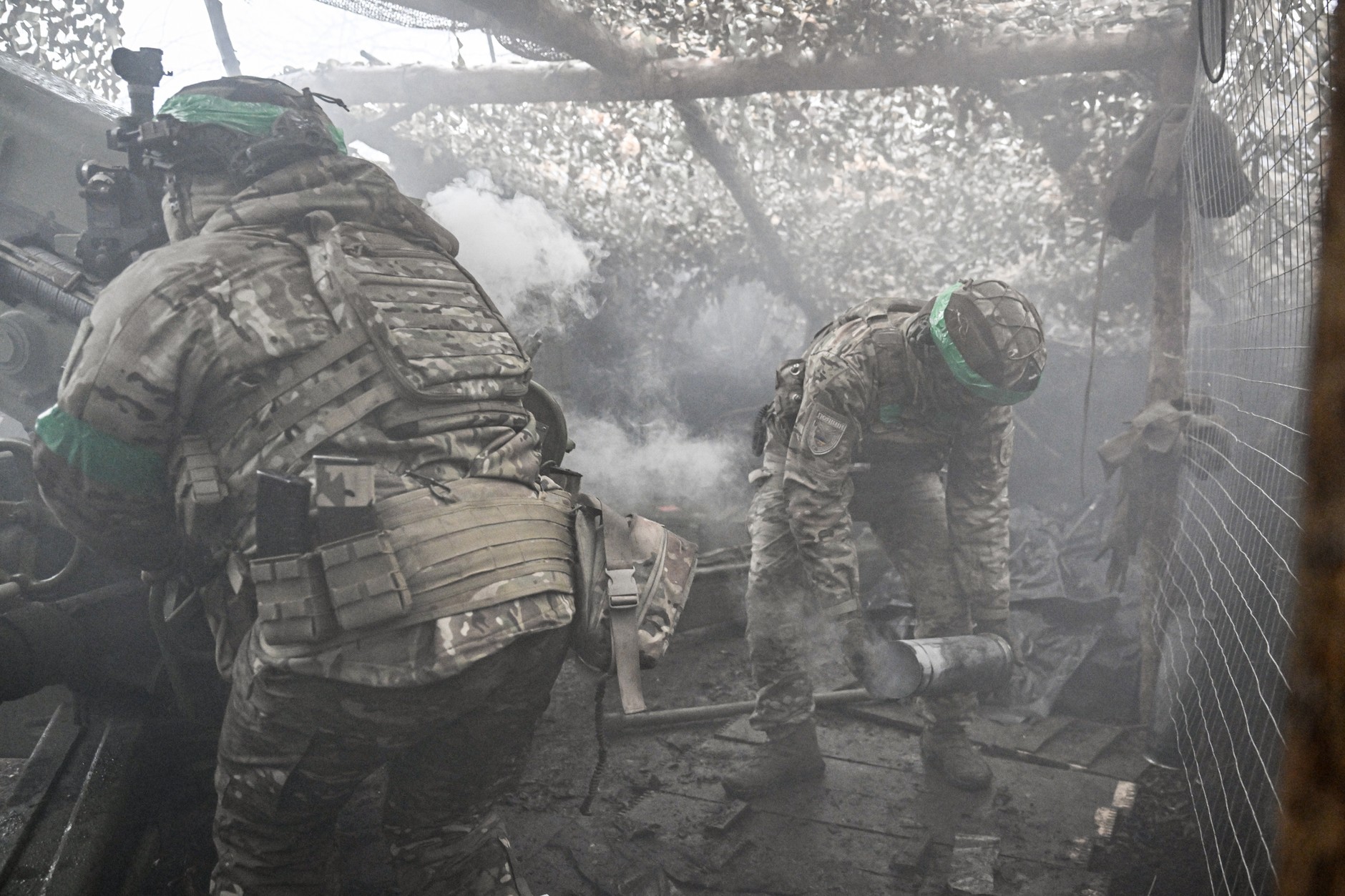 Ukraińscy żołnierze na stanowisku artyleryjskim w pobliżu Pokrowska (zdj. ilustracyjne)