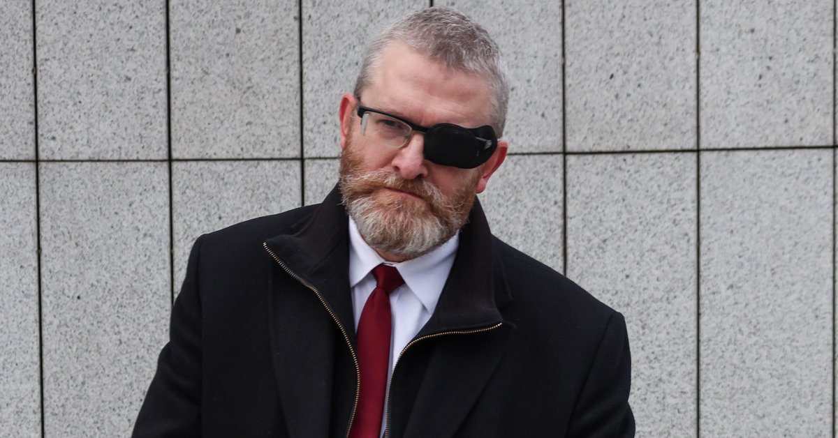 Samorządy tłumaczą się z pokazu filmu Grzegorza Brauna. "Całkowicie zaskoczeni"