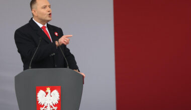 "Koniec rządu, przyspieszone wybory, upadek Donalda Tuska"? Co Nawrocki zrobi z ustawą budżetową