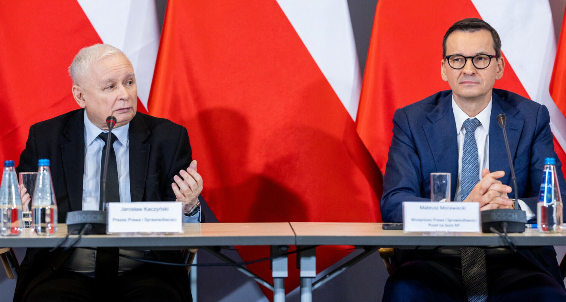 Kulisy wojenki w PiS. "Kaczyński wpadł w panikę, Morawiecki nie odbiera telefonów"