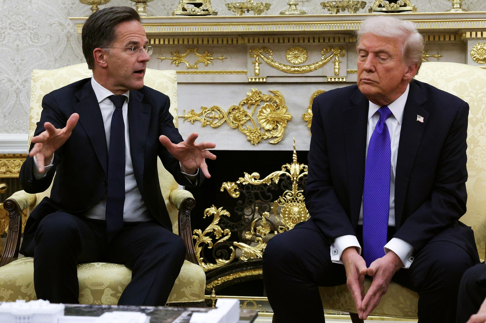 Mark Rutte i Donald Trump w Gabinecie Owalnym. 22 października 2025 r.