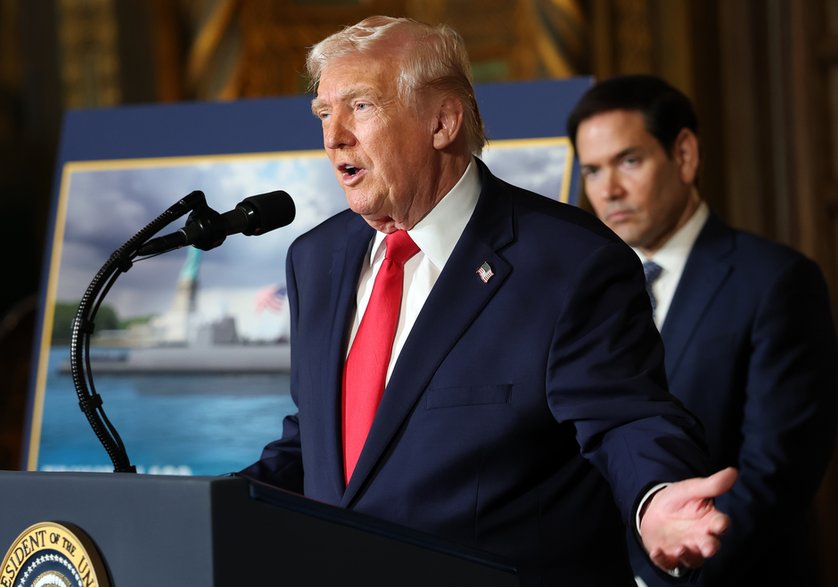 Prezydent USA Donald Trump i sekretarz stanu Marco Rubio w Palm Beach na Florydzie, 22 grudnia 2025 r.