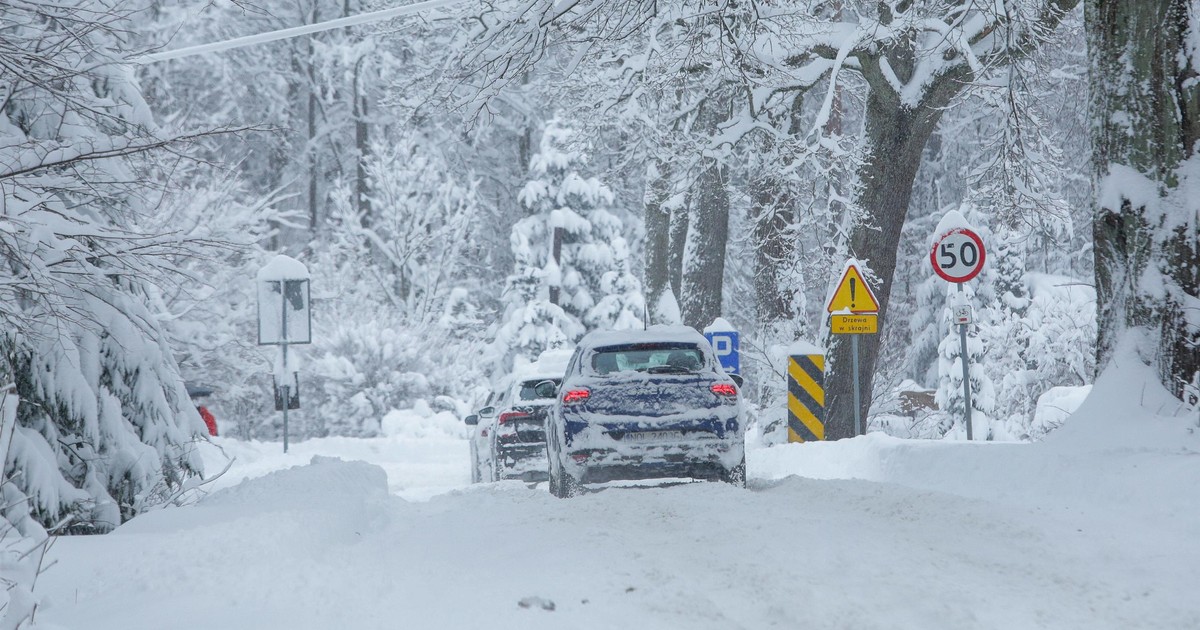 Śnieżyca na Warmii i Mazurach przed sylwestrem. Nieoczywista sytuacja gości