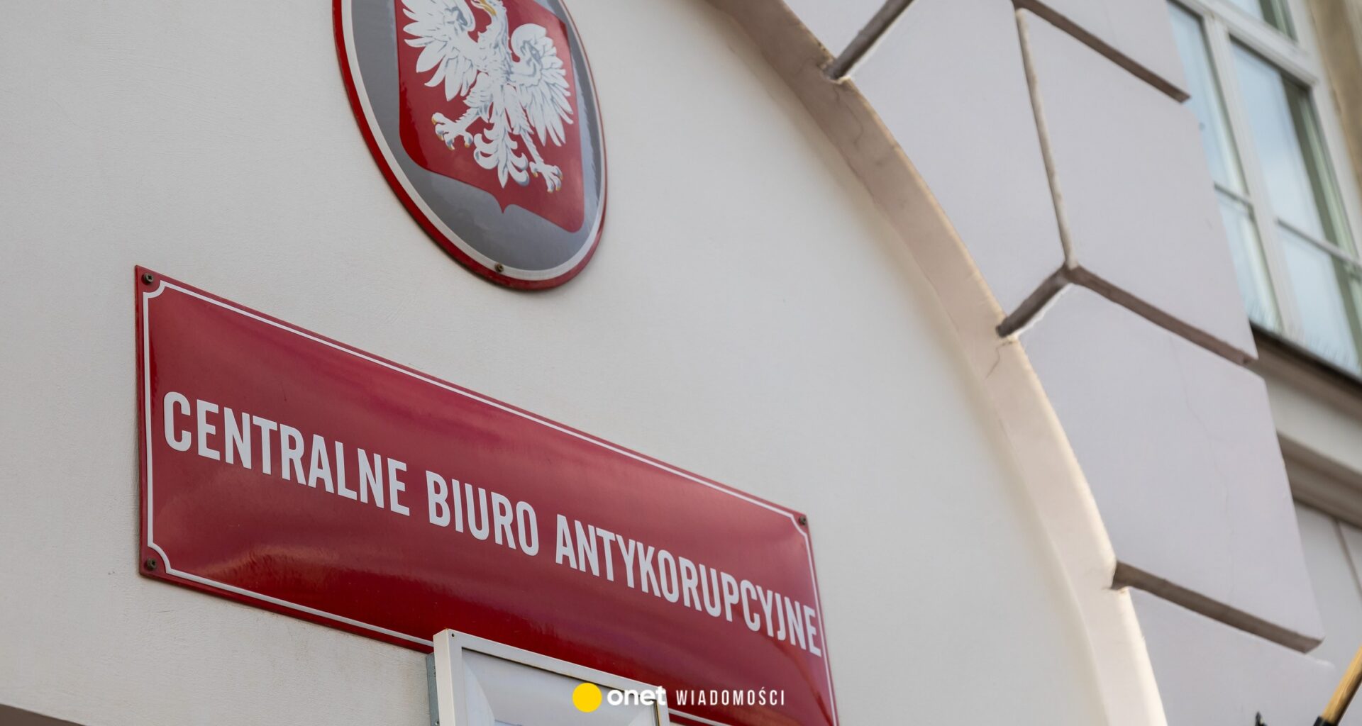 Zamówienia wojskowe pod lupą śledczych. CBA zatrzymało pracownika jednostki - Onet Wiadomości