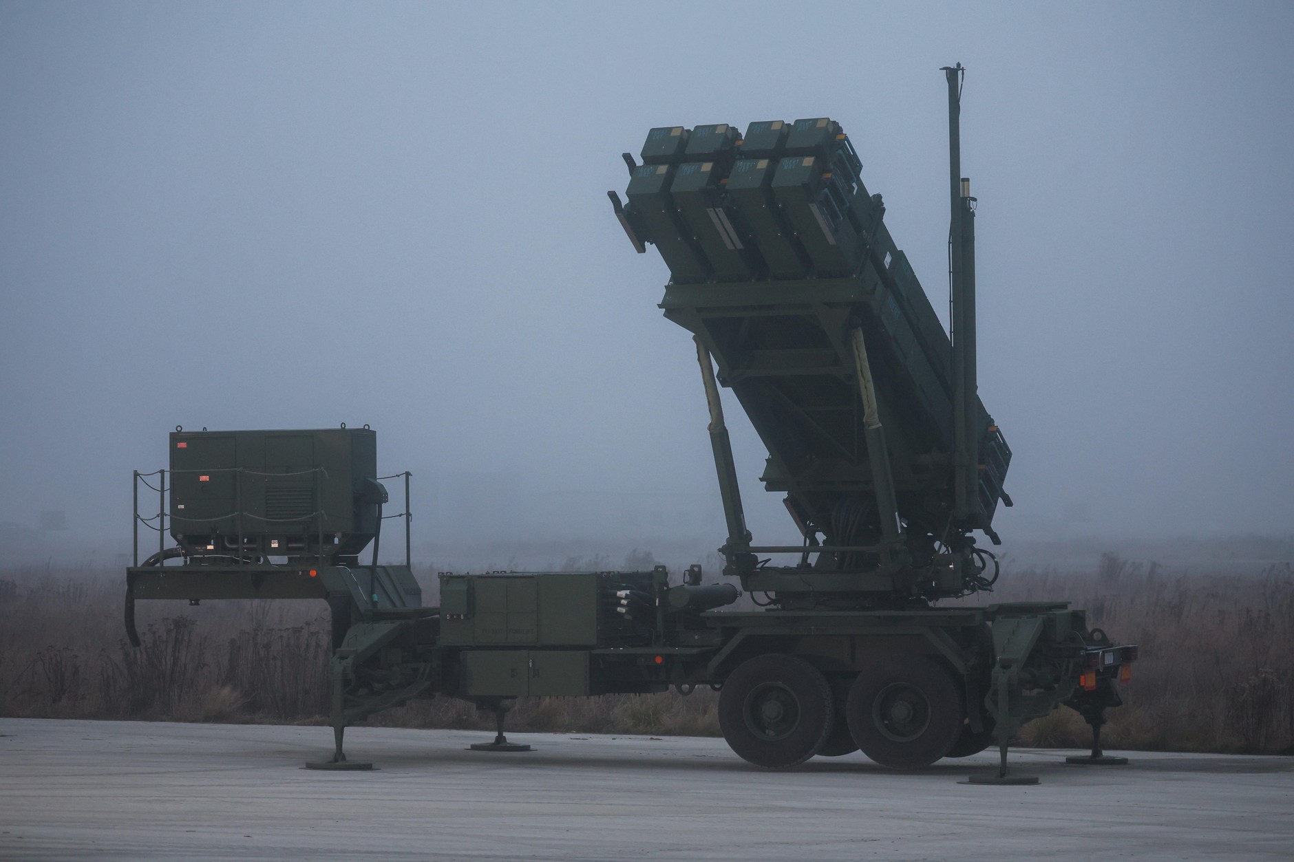 Sprzęt wojskowy na terenie 3. Warszawskiej Brygady Rakietowej OP w Sochaczewie