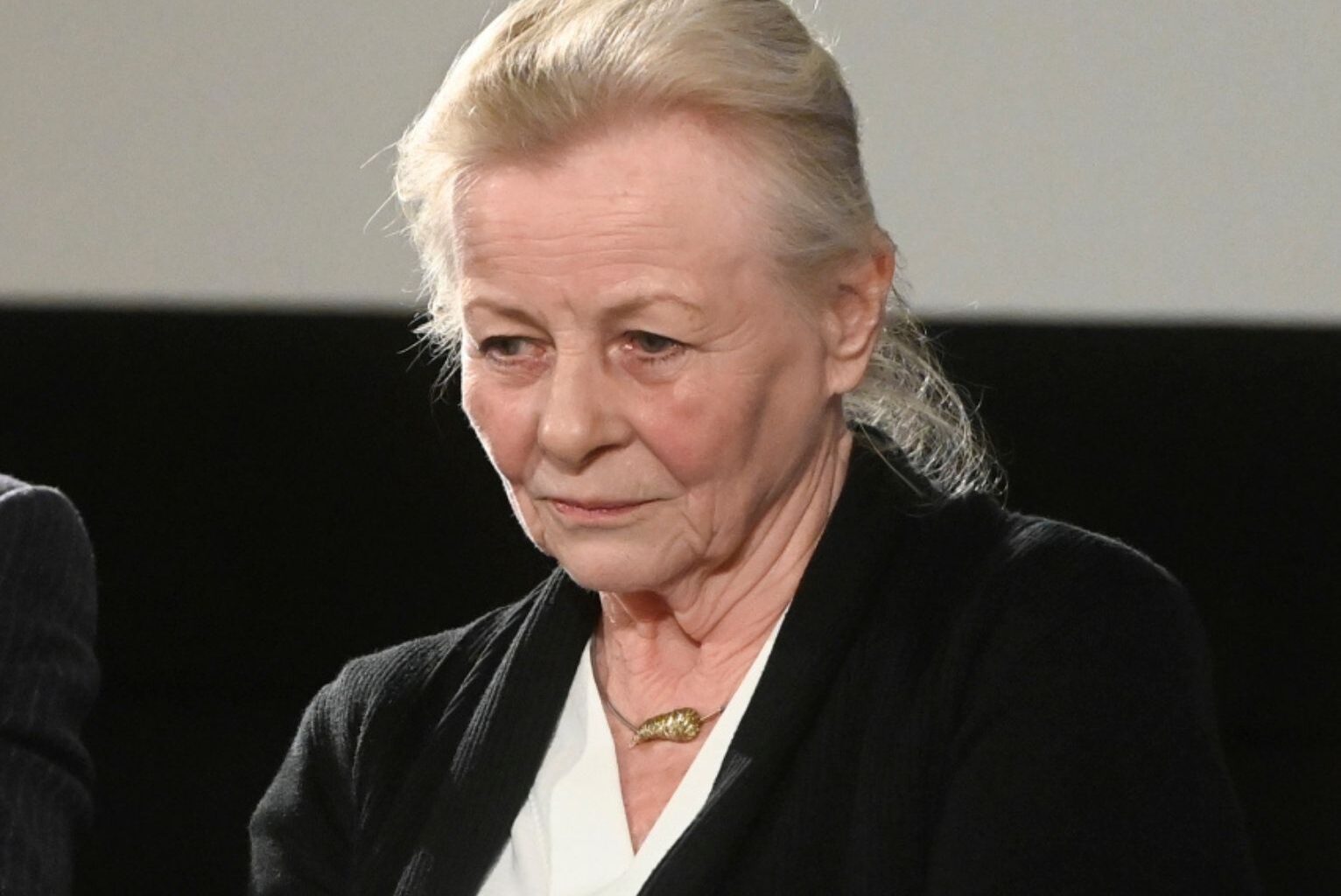 Make-up na sylwestra. Makijażystka poleca jeden trend