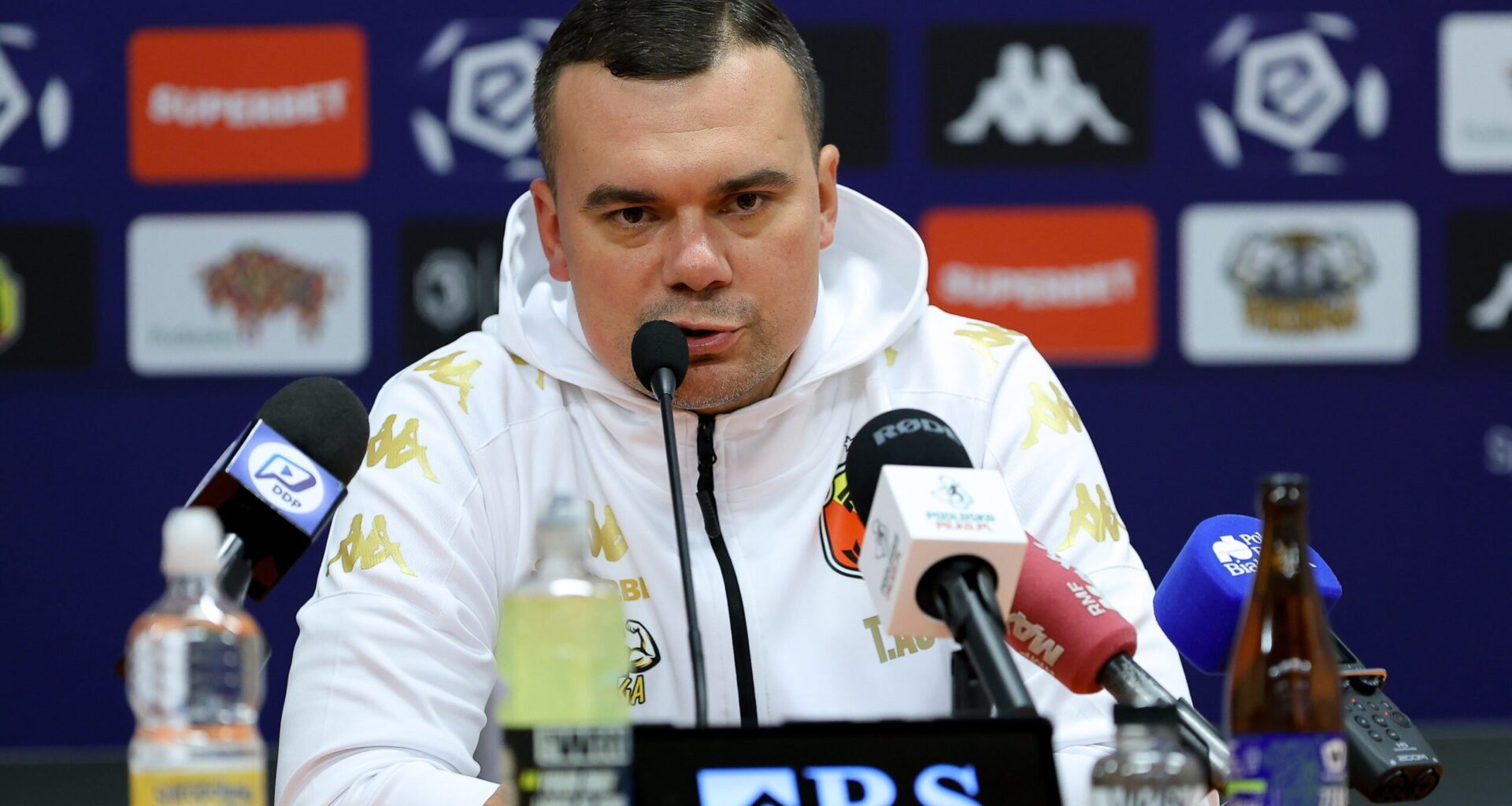 Adrian Siemieniec mówi "dość" i staje w obronie rodziny