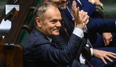 Weto na "ustawie łańcuchowej" utrzymane. Jest reakcja Donalda Tuska - Onet