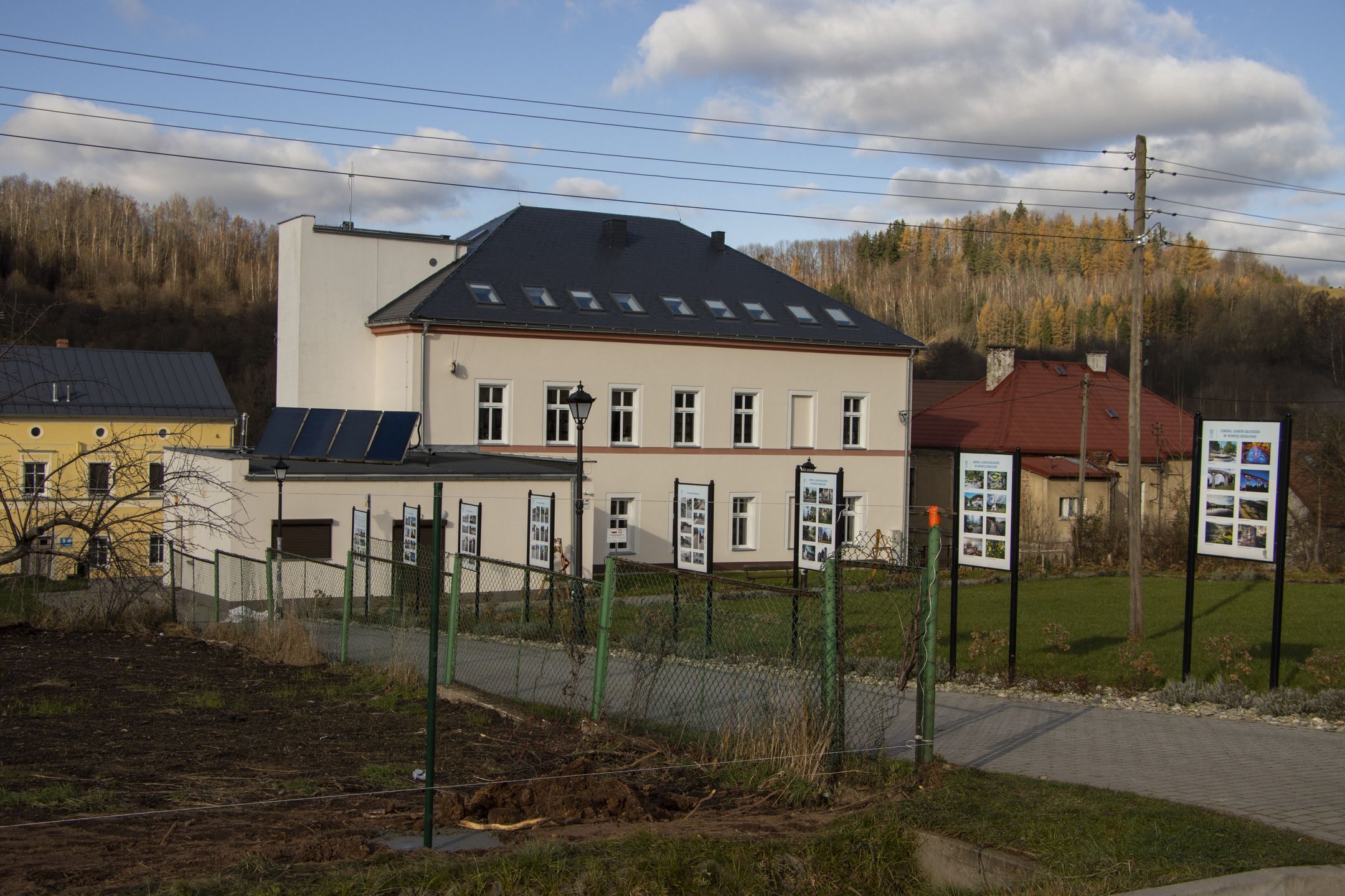 Gminny Ośrodek Kultury i Biblioteki w Lewinie Kłodzkim